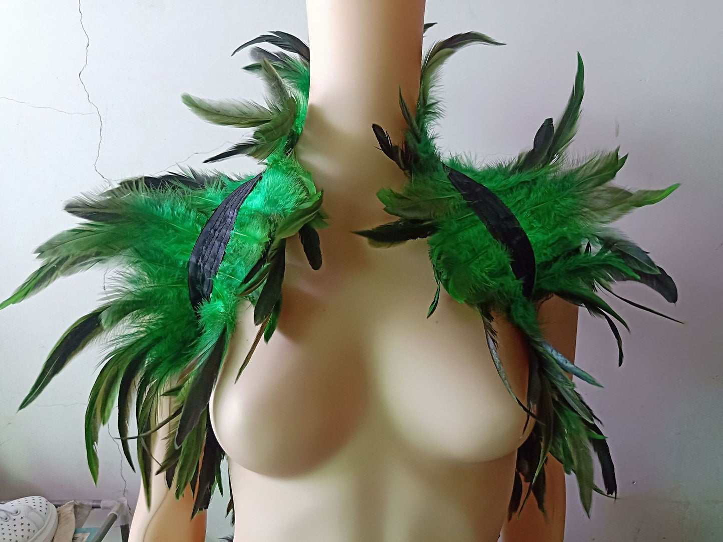 Gothic Feather Shawl Shoulder Wrap Body Harness